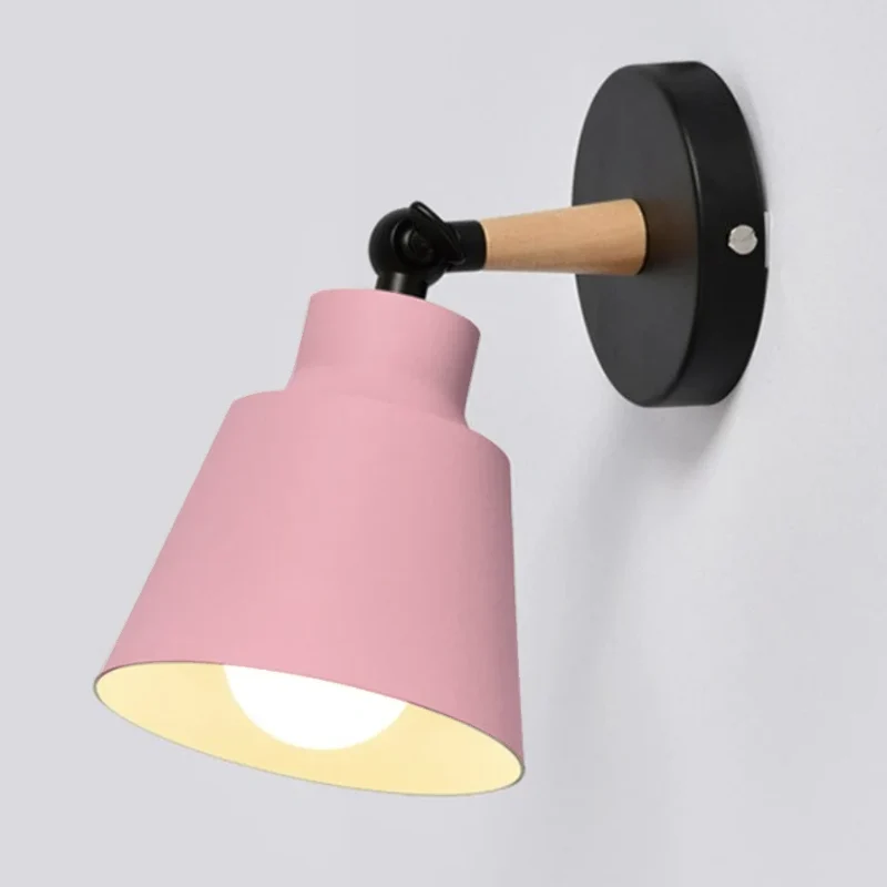 Skanto | RoyaleGlow Elegante moderne Holz-Wandlampe - Moderne Wohnraumbeleuchtung