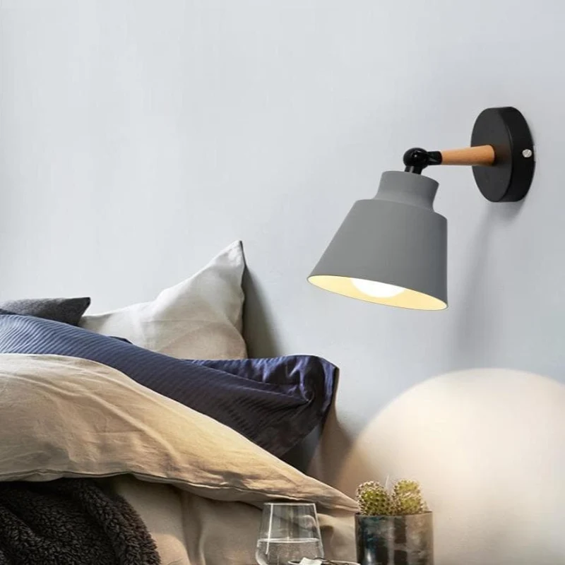 Skanto | RoyaleGlow Elegante moderne Holz-Wandlampe - Moderne Wohnraumbeleuchtung