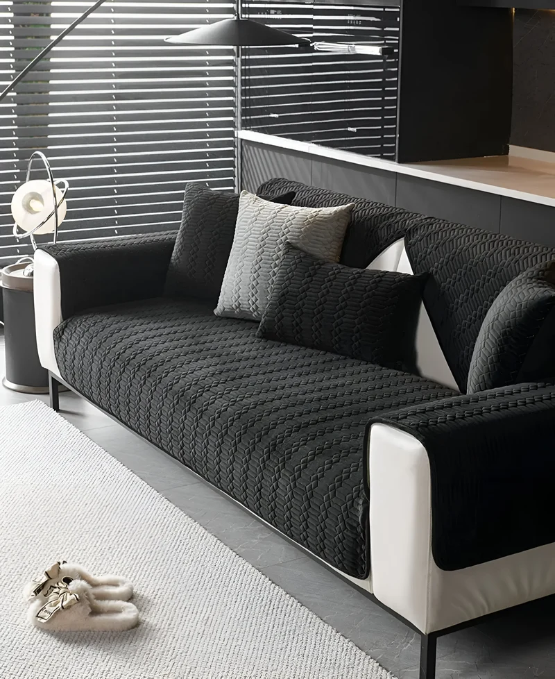 Skanto | Premium Plüsch-Samt-Sofabezug – Luxuriöses geometrisches Muster mit Anti-Rutsch-Funktion