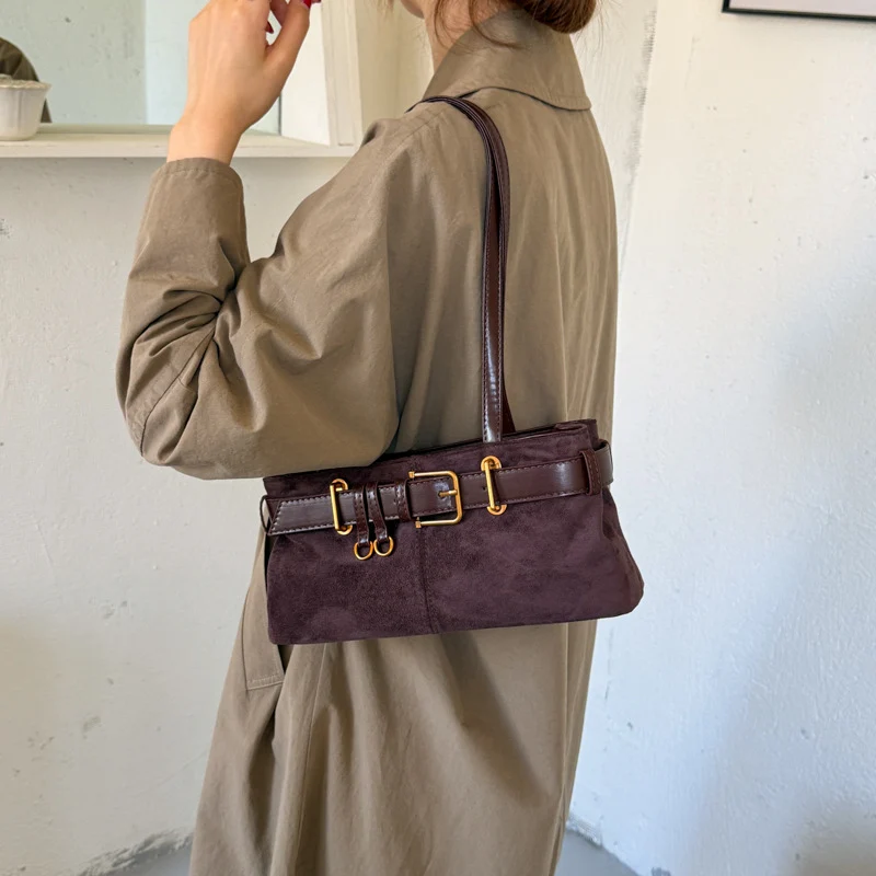 Elegante Wildlederhandtasche