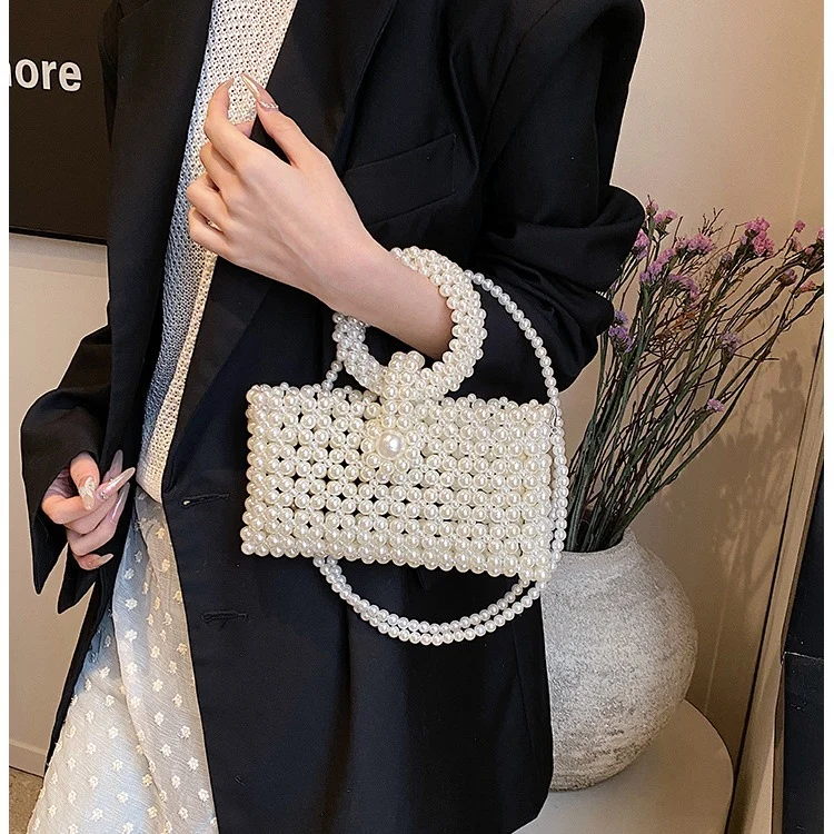 Elegante perlenverzierte Abendhandtasche
