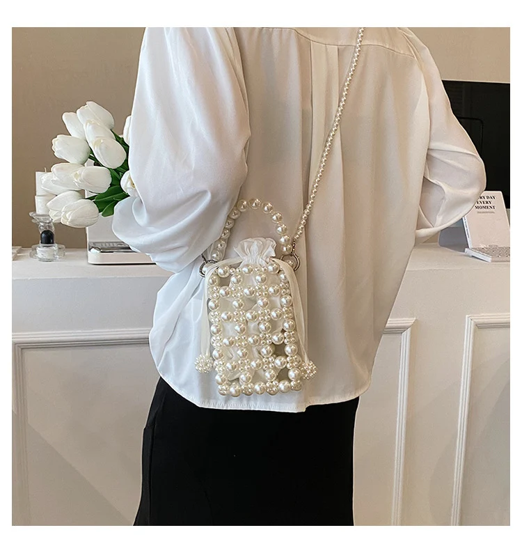 Elegante perlenverzierte Abendhandtasche