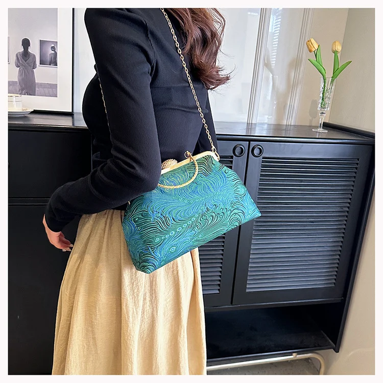 Elegante verzierte Abendhandtasche