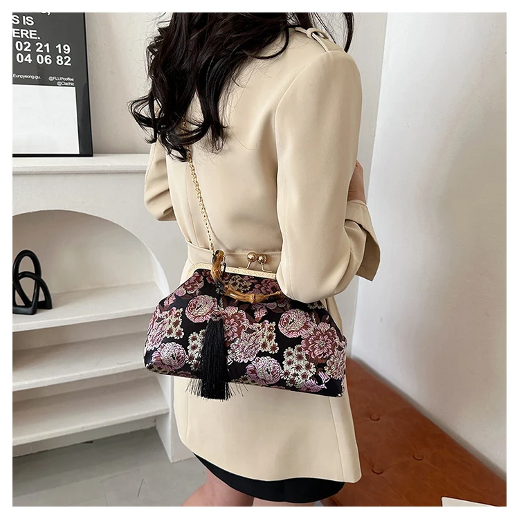 Elegante Blumen Satin Handtasche