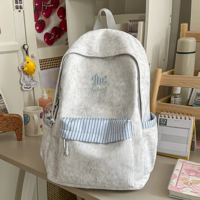 Lässiger Schulrucksack mit vielen Taschen