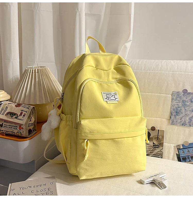 Lässiger Schulrucksack mit vielen Taschen