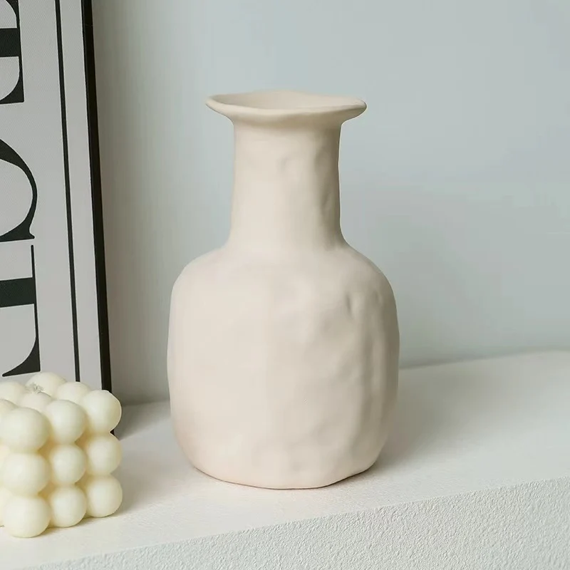 Abstrakte zeitgenössische Keramikvase