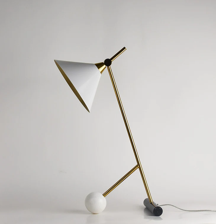 Moderne verstellbare Schreibtischlampe