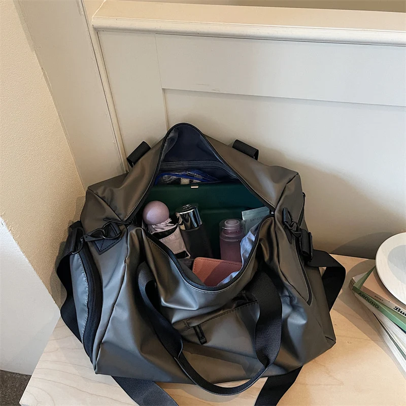 Sportliche Reisetasche mit zusätzlichen Fächern Skanto