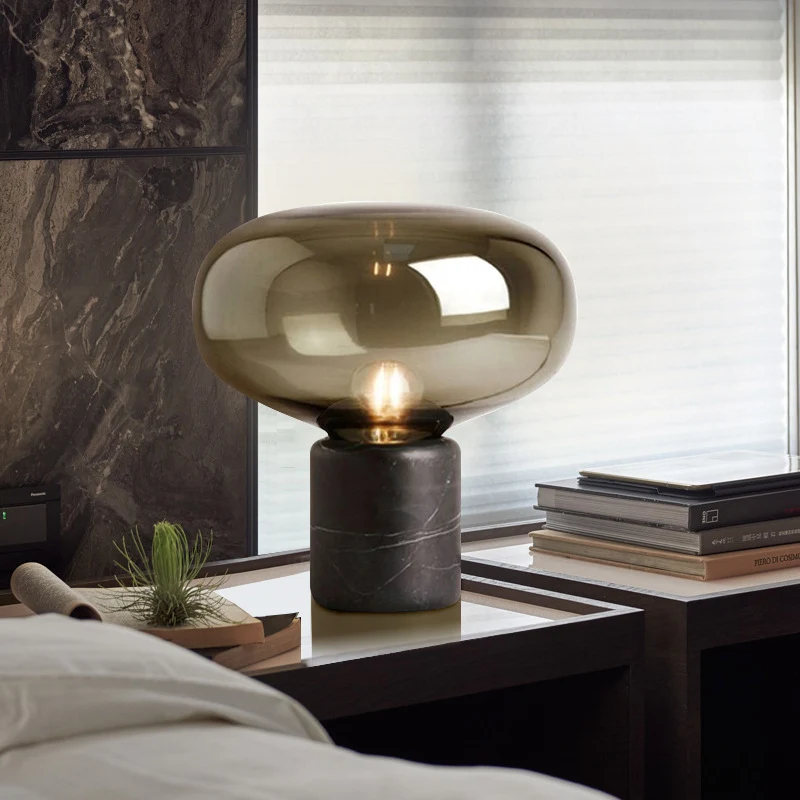 Elegante Glastischlampe mit Marmorbasis