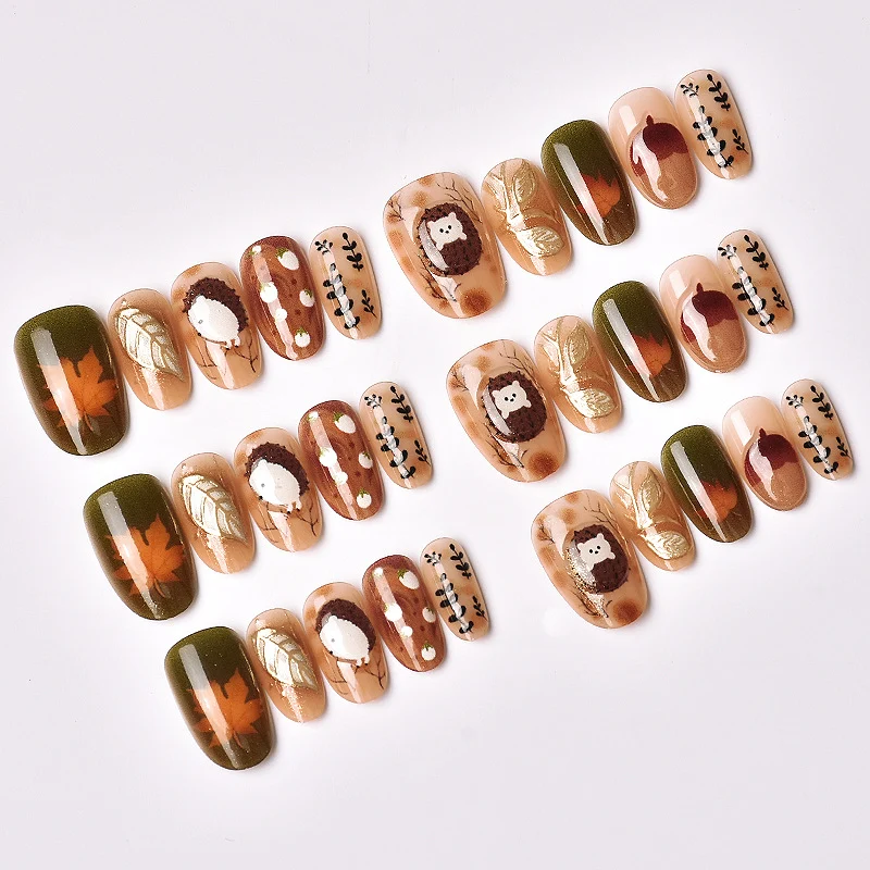Saisonale Igel-inspirierte Press-On Nagelkunst Set