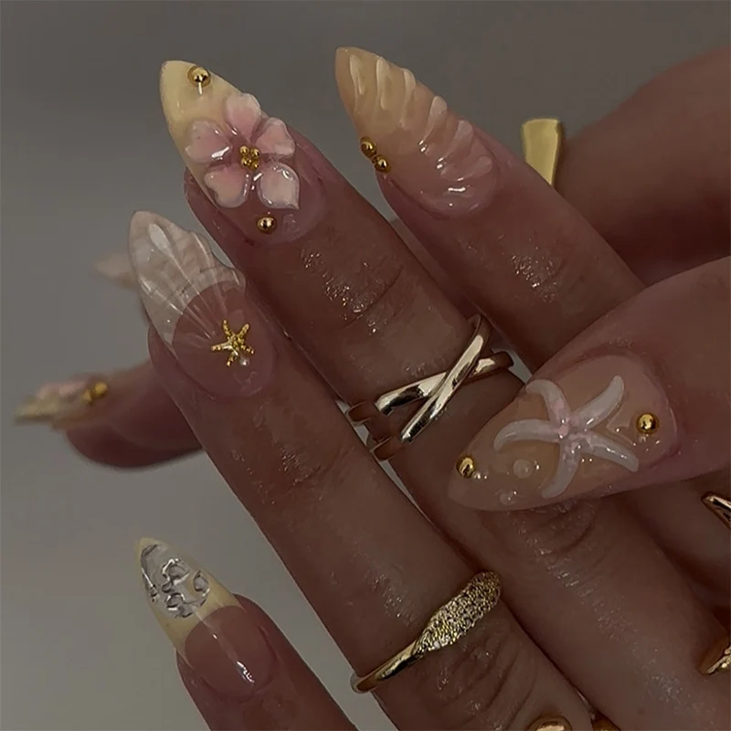 Romantisches Kuss-inspiriertes Press-On Nagelkunstset