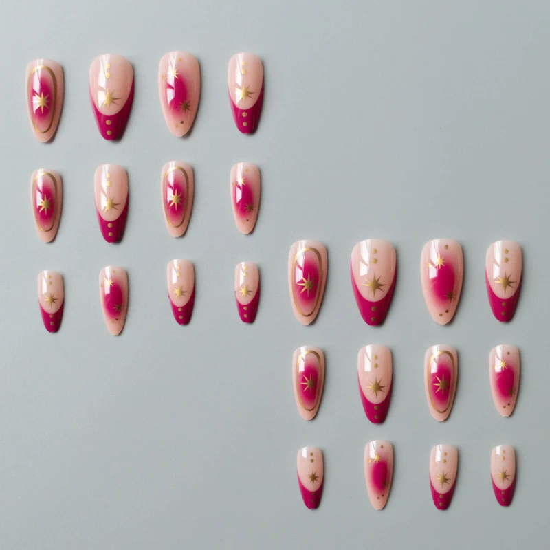 Elegante mit Sternen verzierte Gel-Nagelkunst