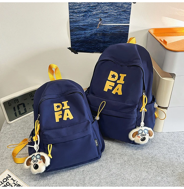 Leichter lässiger Schulrucksack