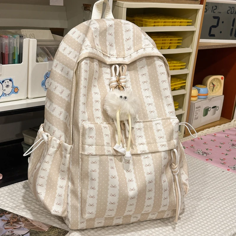 Süßer Rucksack mit Schleifenverzierung Karnz
