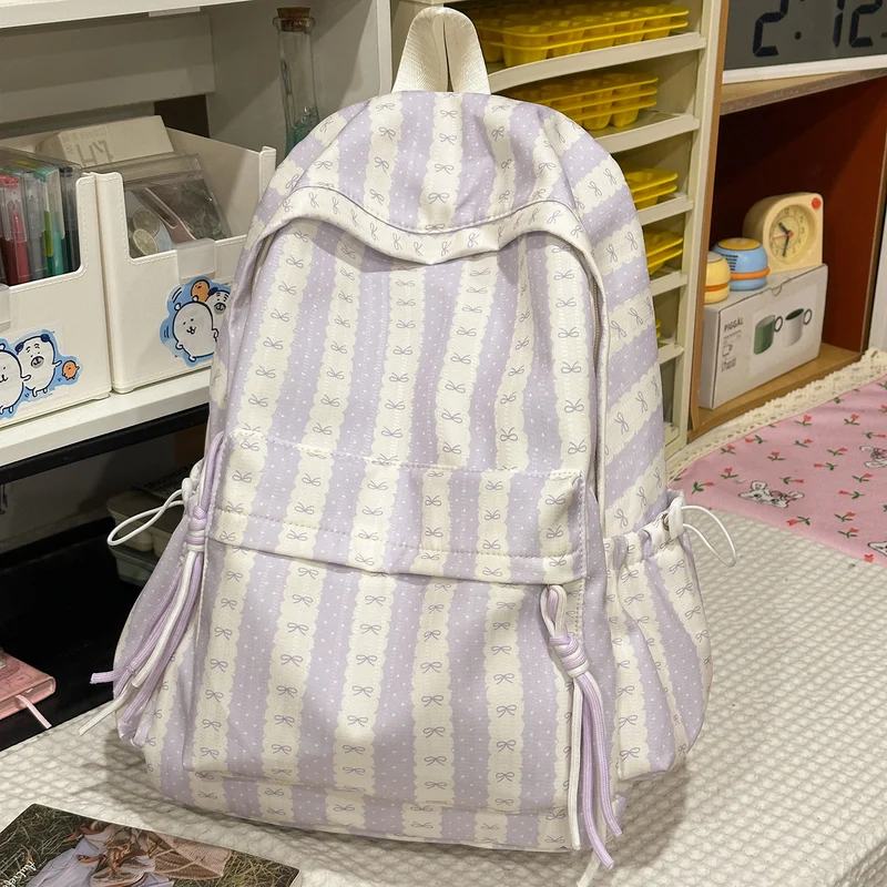 Süßer Rucksack mit Schleifenverzierung Karnz