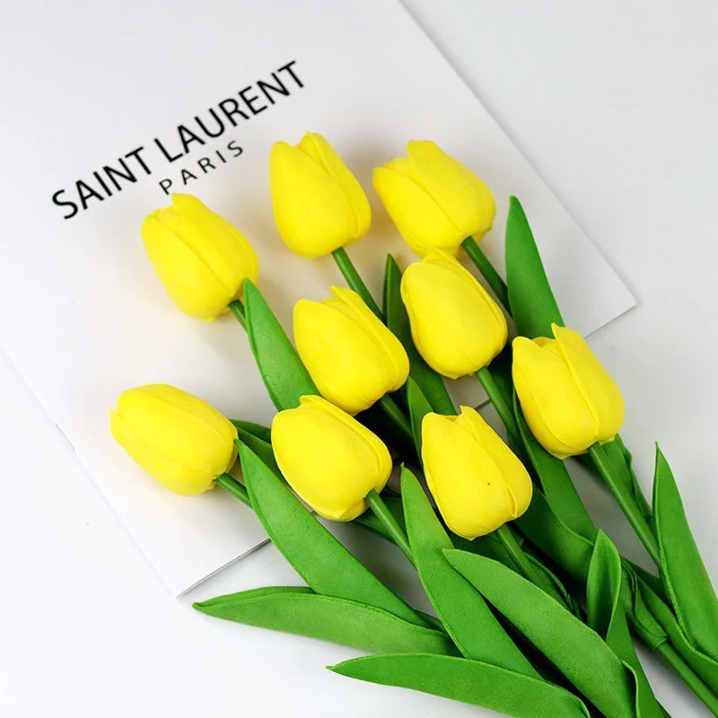 Realistische künstliche Tulpenstrauß
