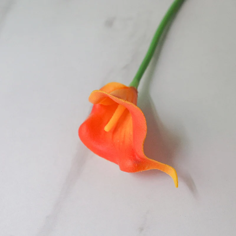 Realistische dekorative Calla-Lilie-Stängel