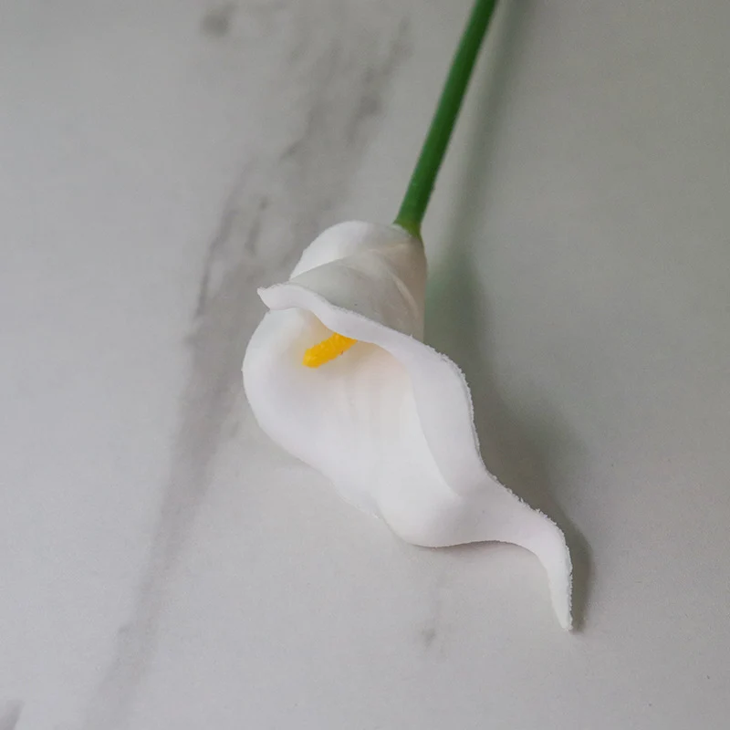 Realistische dekorative Calla-Lilie-Stängel