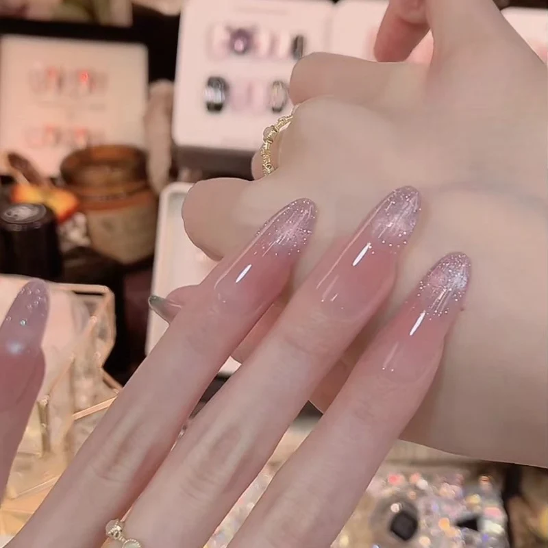 Elegante Stiletto Press-On Nagelerweiterungen
