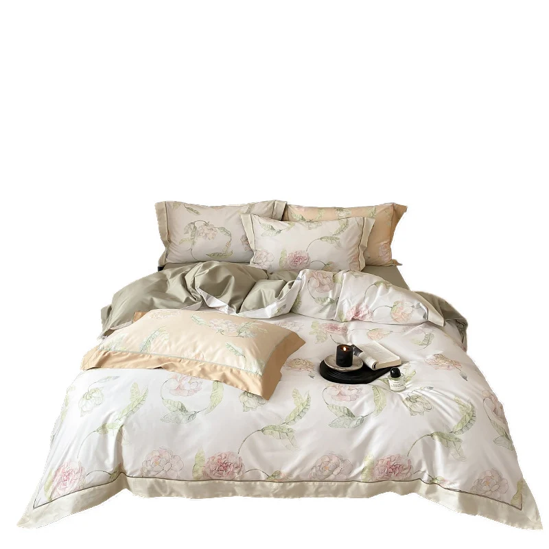 Luxuriöses Baumwollsatin-Bettwäsche-Set mit großflächigem Aquarell-Rosenmotiv und seidiger Haptik
