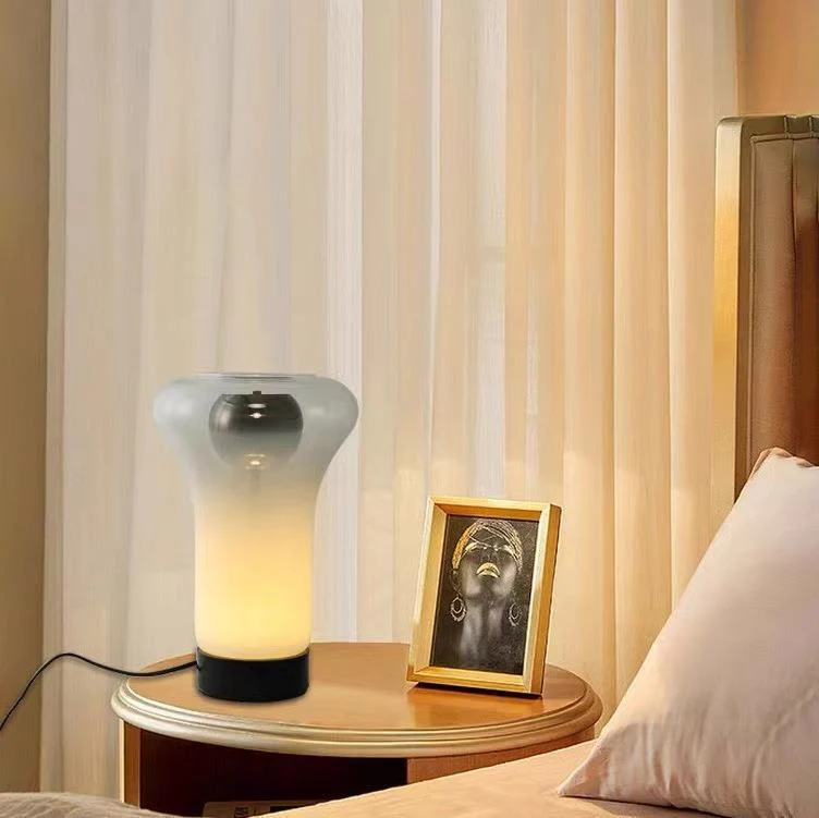 Elegante Glas Tischlampe mit einzigartigem Design