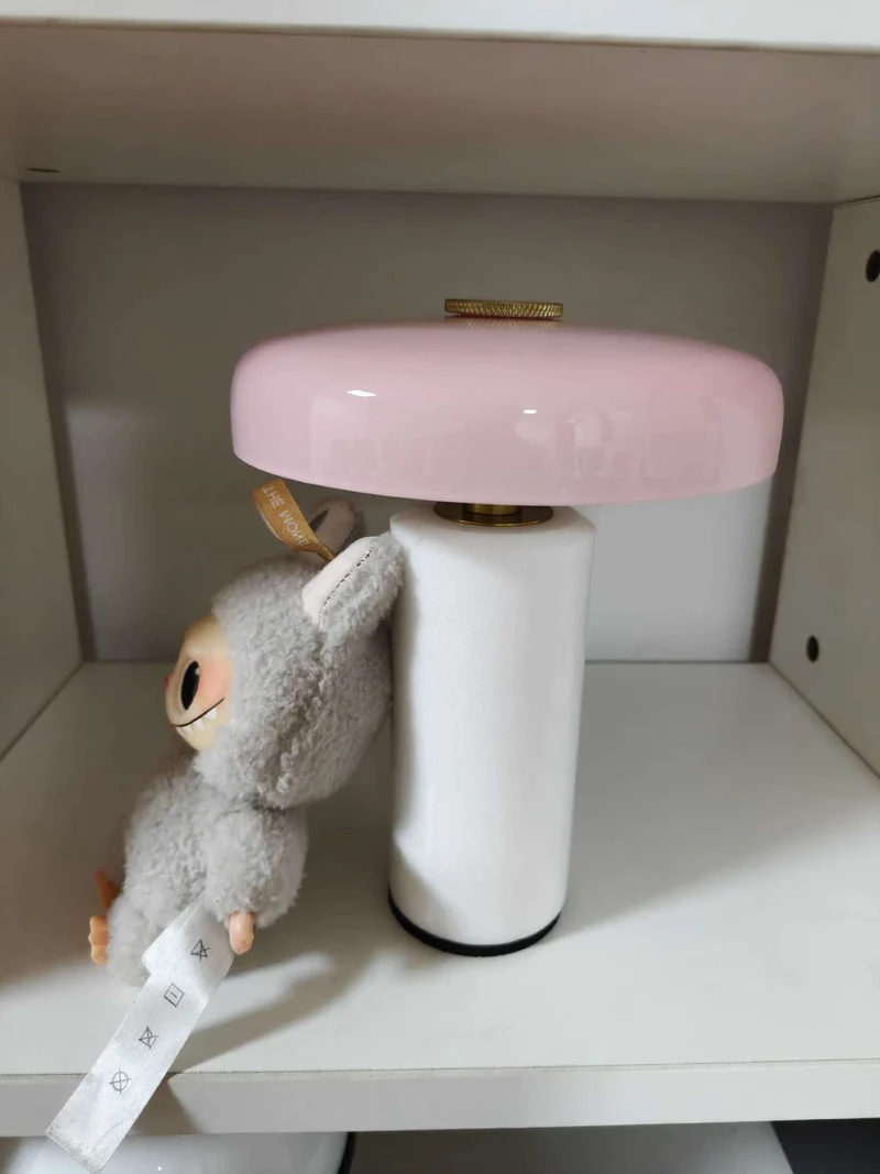 Dekorative Tischlampe