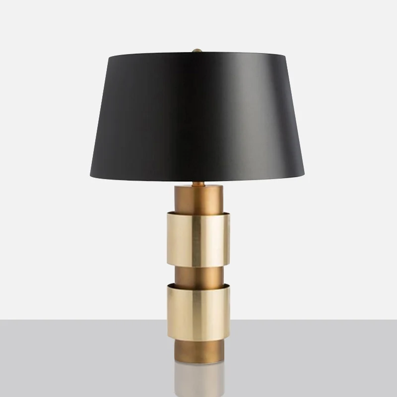 Elegante geometrische Tischlampe