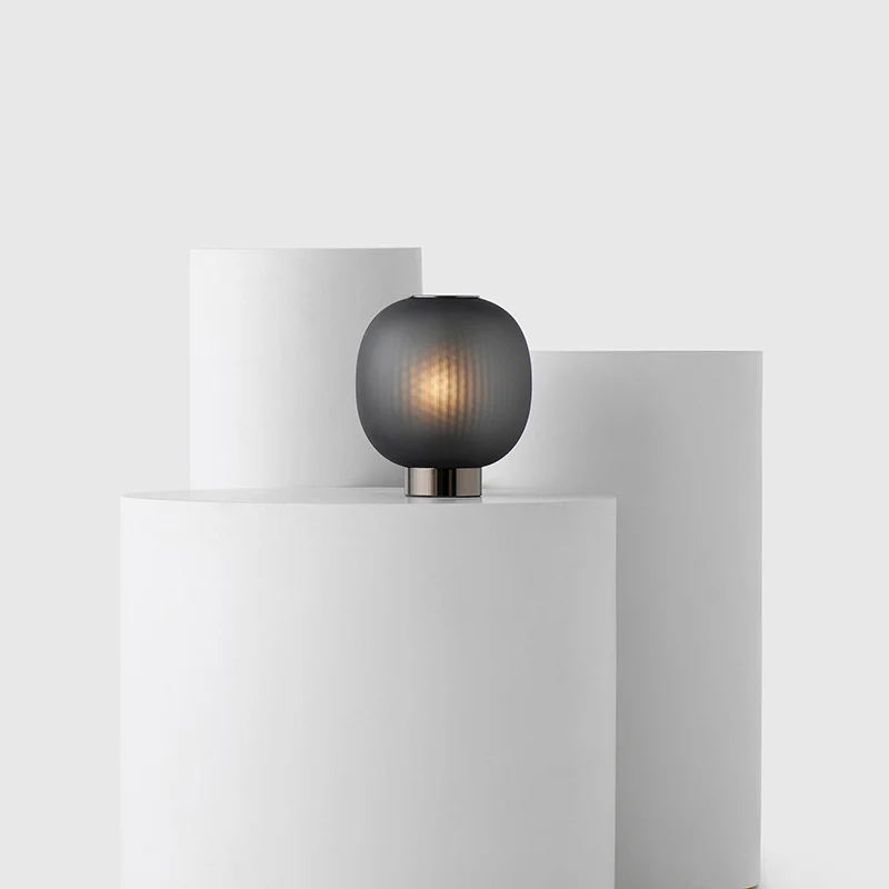 Elegante Frosted Glass Tischlampe