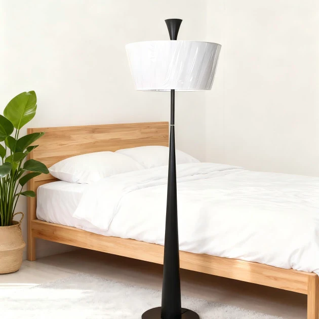 Elegante Stehlampe mit einzigartigem Design