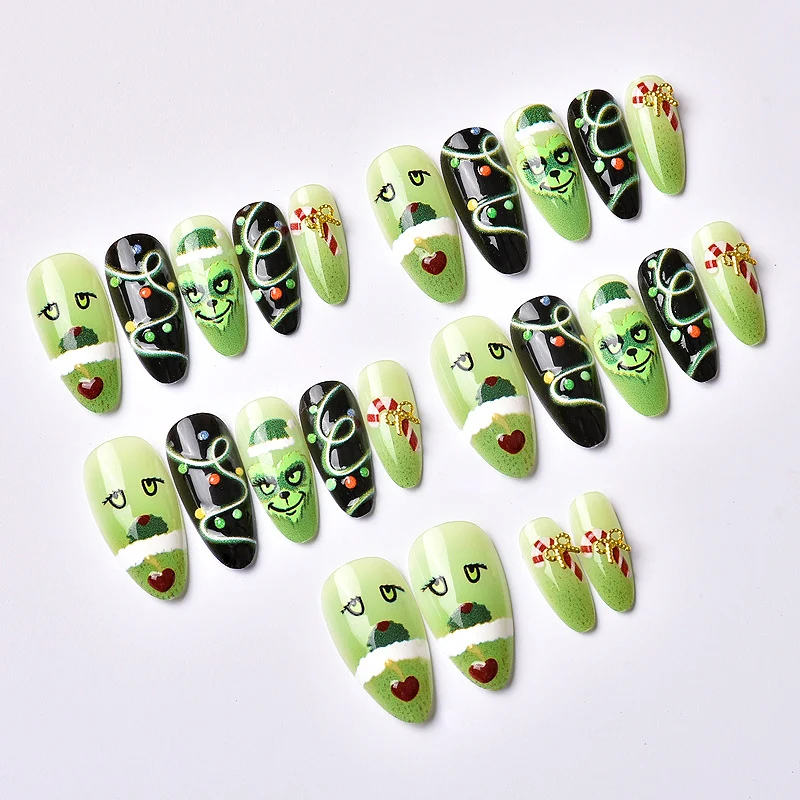 Verspieltes, saisonales Press-On Nagelkunst Set