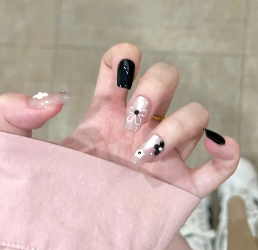 Elegante Glänzende Gel-Nagelverlängerungen