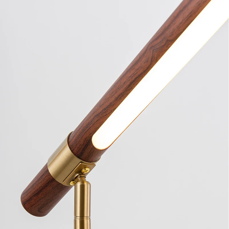 Moderne Minimalistische Stehlampe mit verstellbarer Höhe