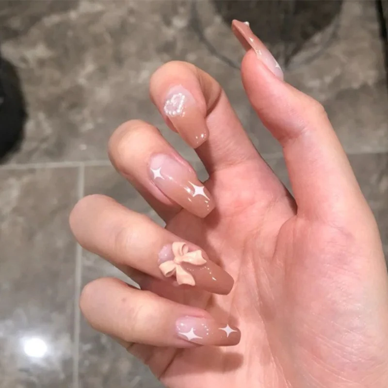 Elegantes dekoratives Press-On-Nagelset