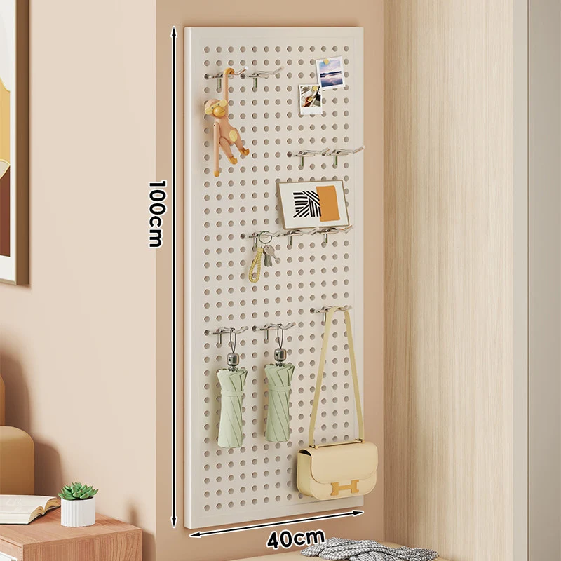 Wandmontiertes Lochplatten-Organisationspaneel mit modularen Haken