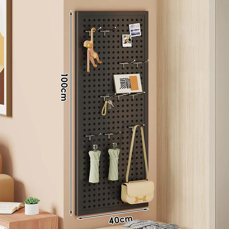 Wandmontiertes Lochplatten-Organisationspaneel mit modularen Haken