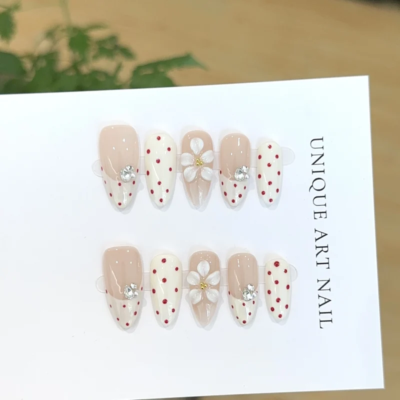 Floral Press-On Nagelkunst