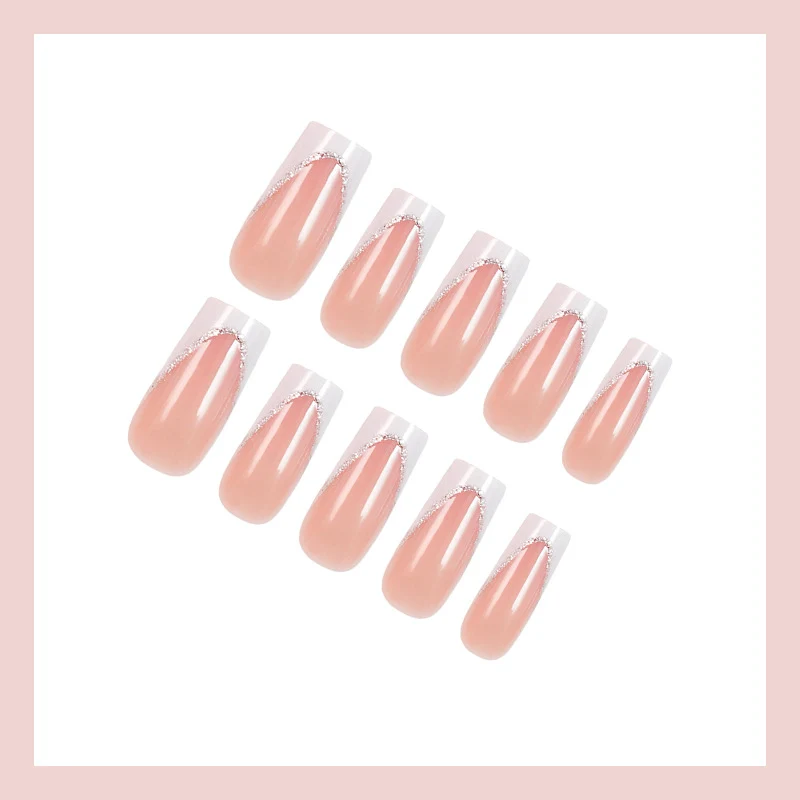 Kunstnagelset mit elegantem French-Tipp und Glitzerakzenten Brehn