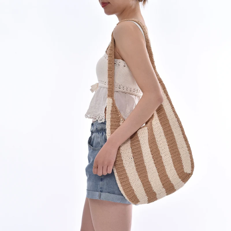 Handgefertigte gestrickte Tasche Skanto