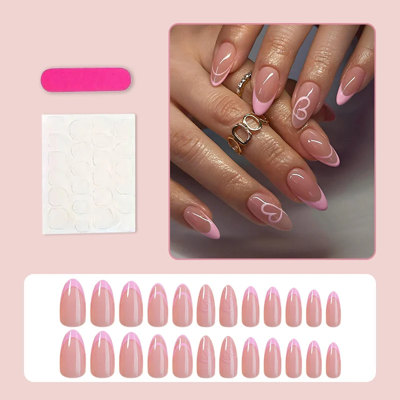 Kunstnagelset mit elegantem French-Tip und romantischen Akzenten Brehn