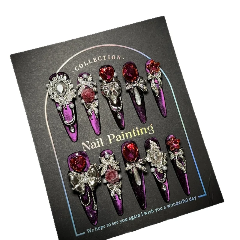 Elegantes mit Strass verziertes Press-On Nagelset