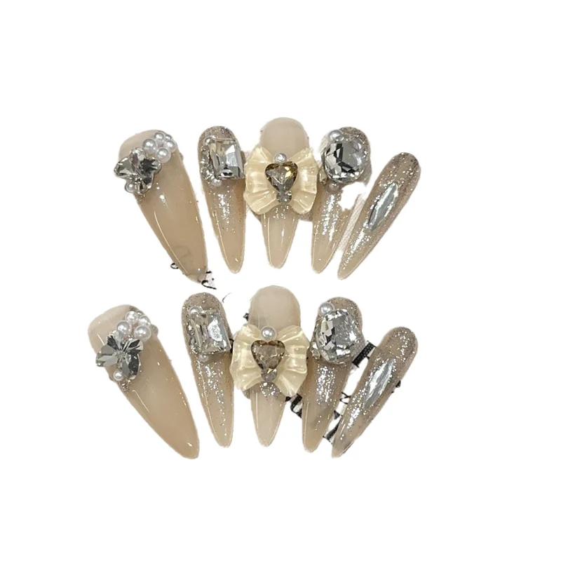 Elegantes mit Strasssteinen verziertes Press-On Nagelset