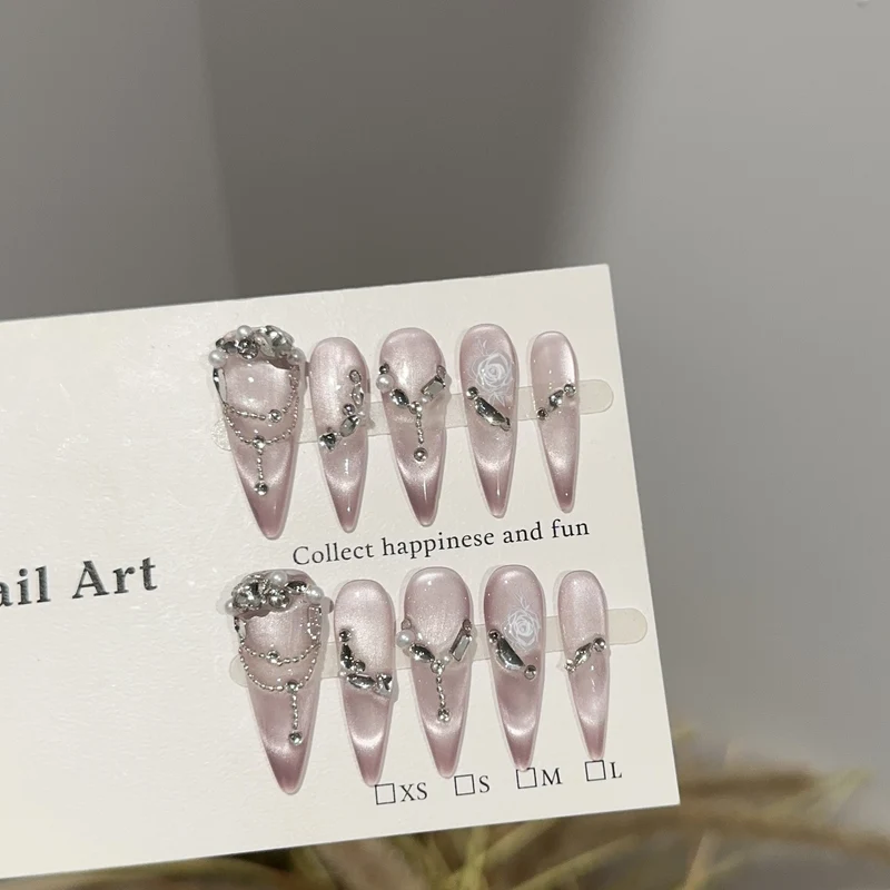 Elegantes Strass-verziertes Stilettos Press-On Nagelset