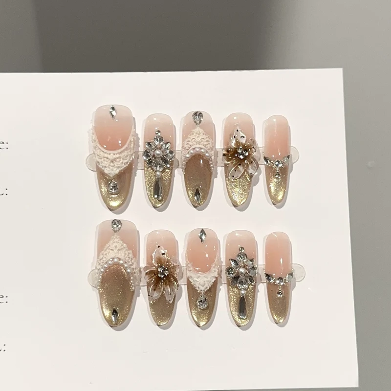 Elegantes Strass- und Spitzen-Press-On-Nägel-Set