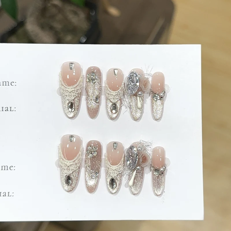 Elegante Strass- und Glitzer-Presse-on-Nägel