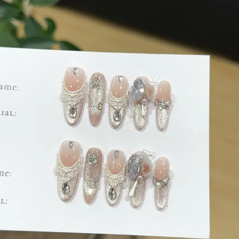 Elegante Strass- und Glitzer-Presse-on-Nägel
