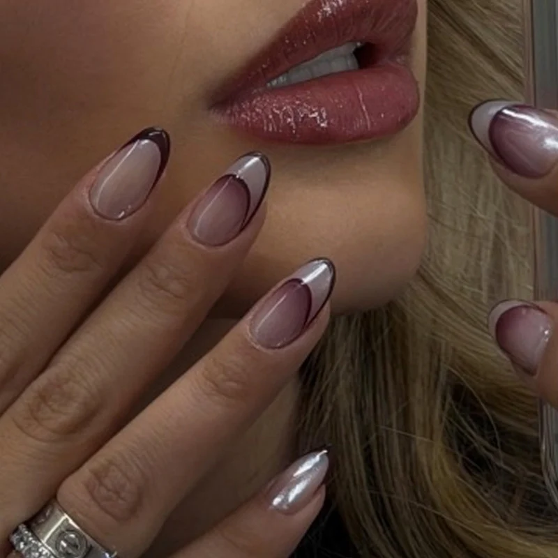 Kunstnagelset mit elegantem Farbverlauf und Glitzerakzenten Brehn
