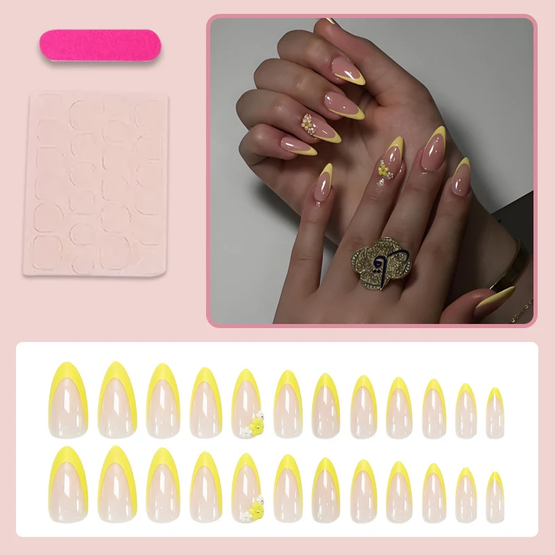 Kunstnagelset mit elegantem Farbverlauf und floralen Akzenten Brehn