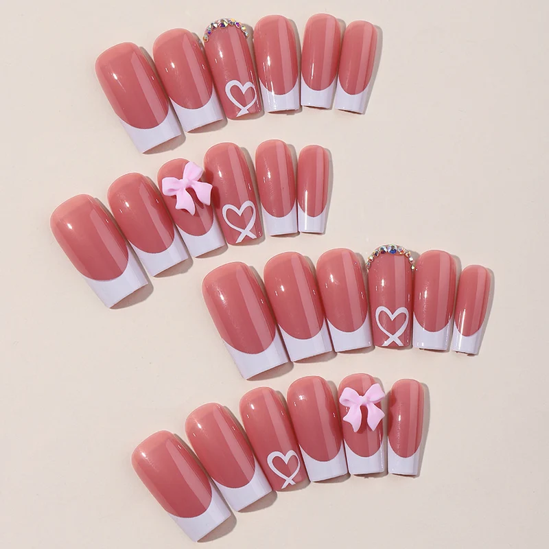 Kunstnagelset mit elegantem Design und detaillierten Akzenten Brehn