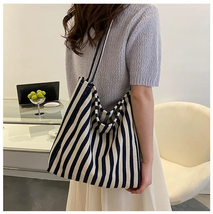 Lässige gestreifte Canvas-Shopper-Tasche